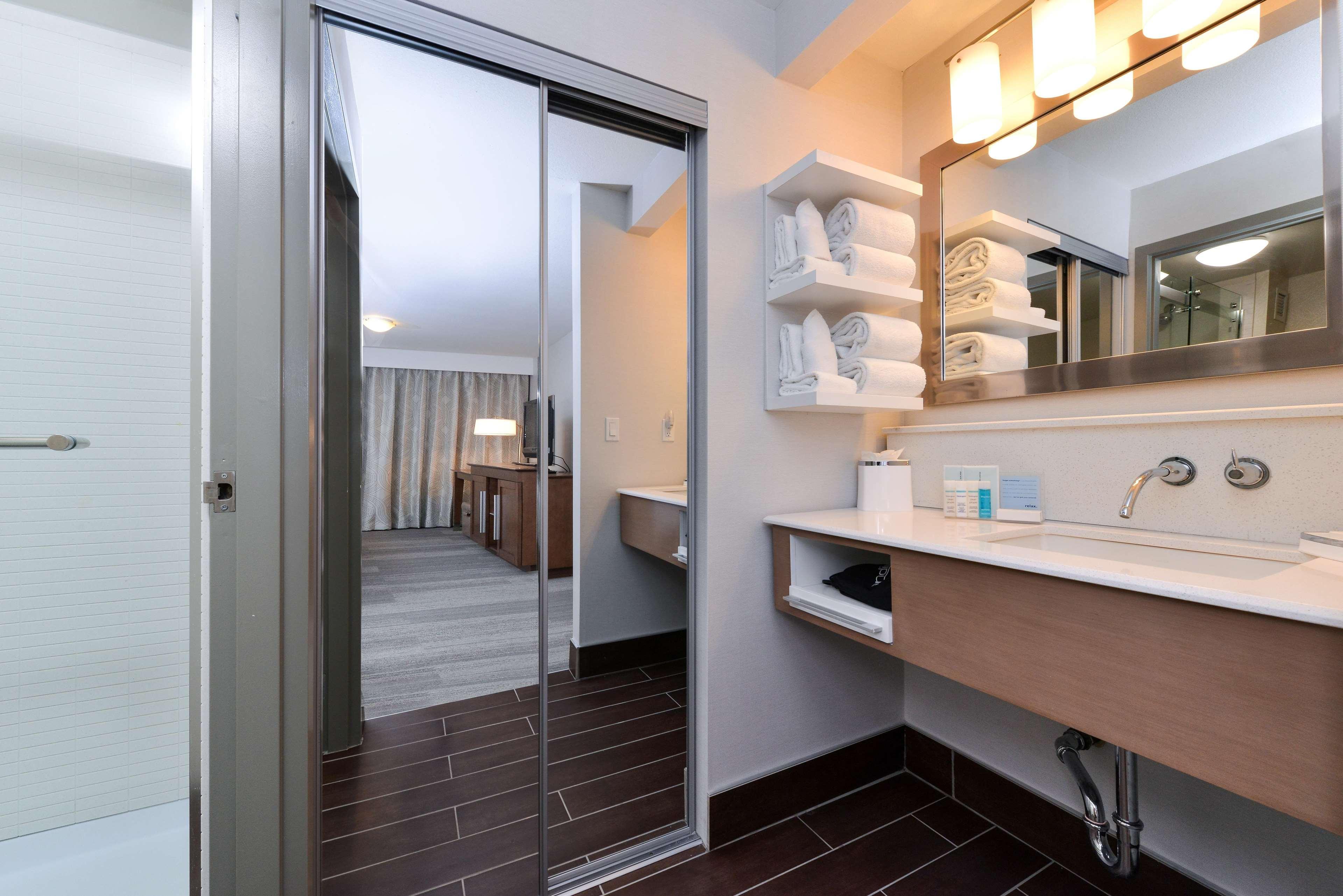 Hampton & By Hilton Nw Hotel